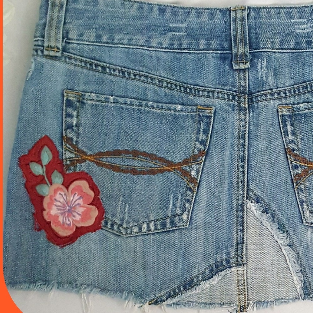 🌺ABERCROMBIE Embroidered Mini Skirt ~ Gorgeous!! - Picture 5 of 6